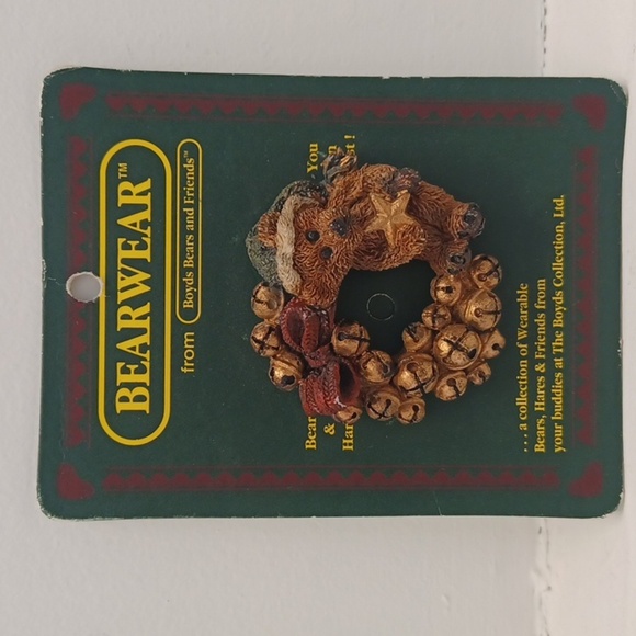 Boyds Bears Jewelry - Vintage Boyds Bear 1994 BearWear Holiday Wreath Pin Elliot On The Jingle Wreath